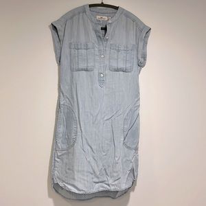 Vineyard Vines cap sleeve dress in washed denim